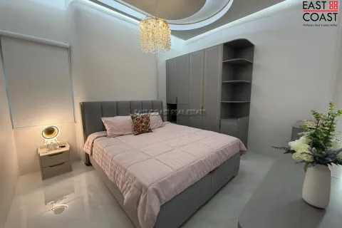 Casa de 4 dormitorios en Pattaya, Tailandia № 212287 - foto 7