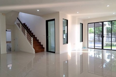 House in Prawet, Bangkok, Thailand 4 bedrooms № 163088 - photo 4