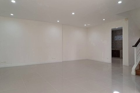 House in Prawet, Bangkok, Thailand 4 bedrooms № 163088 - photo 5