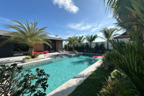 Villa in Phuket, Thailand 4 bedrooms № 171209 - photo 9