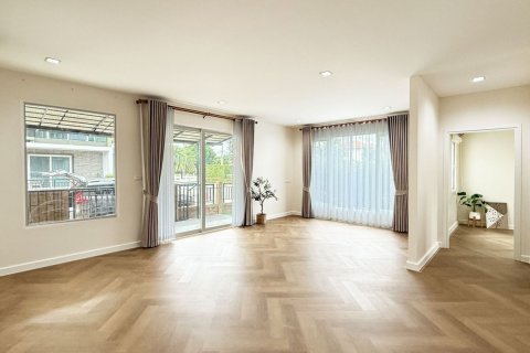 Дом в Правете, Бангкок, Таиланд с 4 спальнями  № 153993 - фото 3