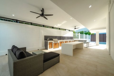Villa in Phuket, Thailand 4 bedrooms № 151141 - photo 3