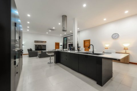 Villa in Phuket, Thailand 4 bedrooms № 151141 - photo 6