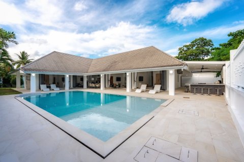 Villa in Phuket, Thailand 4 bedrooms № 151141 - photo 1