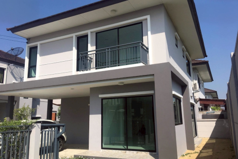 Дом в Клонг Сам Ва, Бангкок, Таиланд с 4 спальнями  № 151143 - фото 1