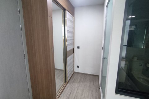 Condo à Watthana, Bangkok, Thaïlande, 2 chambres  № 137462 - photo 7