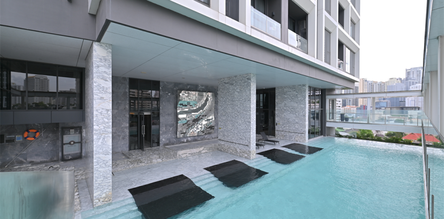Condo in Bangkok, Thailand, 3 bedrooms  № 189938
