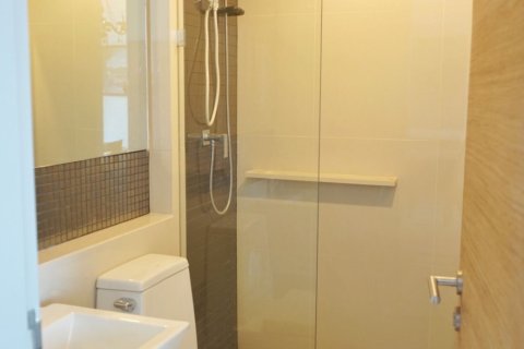 Кондоминиум с 2 спальнями в Клонг Тоэй, Бангкок, Таиланд № 161246 - фото 7