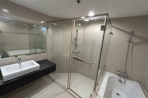 Кондоминиум с 2 спальнями в Хуай Кванге, Бангкок, Таиланд № 147735 - фото 19