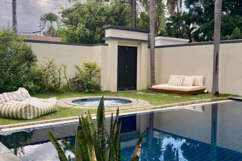 Villa in Phuket, Thailand 2 bedrooms № 144714 - photo 2