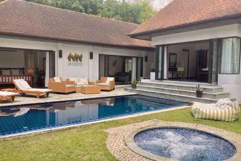 Villa in Phuket, Thailand 2 bedrooms № 144714 - photo 1