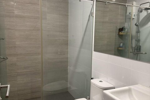 Кондоминиум с 2 спальнями в Чатучаке, Бангкок, Таиланд № 144715 - фото 9
