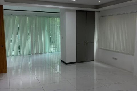 Таунхаус в Ванг Тонг Ланге, Бангкок, Таиланд с 4 спальнями  № 144713 - фото 3