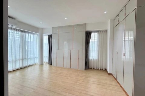 Таунхаус в Ванг Тонг Ланге, Бангкок, Таиланд с 4 спальнями  № 144713 - фото 18