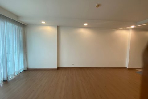 Кондоминиум с 2 спальнями в Чатучаке, Бангкок, Таиланд № 144716 - фото 5