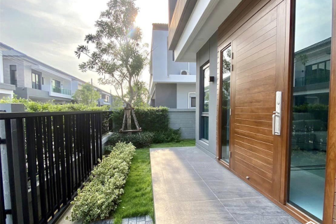 House in Bangkok, Thailand 4 bedrooms № 189268 - photo 7