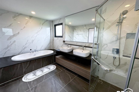 House in Bangkok, Thailand 4 bedrooms № 189268 - photo 6