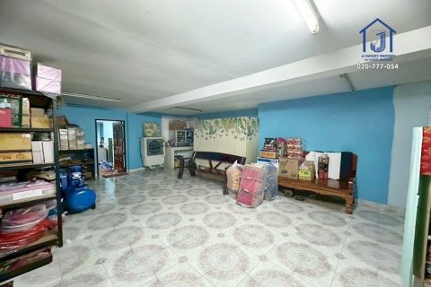 Land in Ban Lam Luk Ka, Thailand 4800 sq.m. № 154811 - photo 10