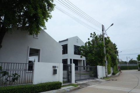 Maison à Pathum Thani, Thaïlande 5 chambres № 154812 - photo 1