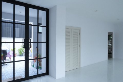 Maison à Pathum Thani, Thaïlande 5 chambres № 154812 - photo 10