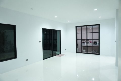 Maison à Pathum Thani, Thaïlande 5 chambres № 154812 - photo 6