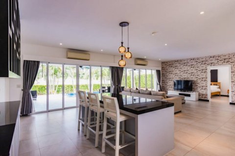 Вилла в Хуа Хине, Таиланд с 3 спальнями  № 114035 - фото 10