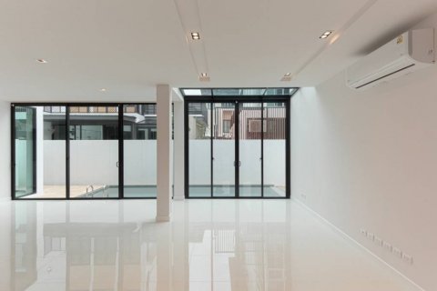 Дом в Суан Луанге, Бангкок, Таиланд с 3 спальнями  № 114039 - фото 5