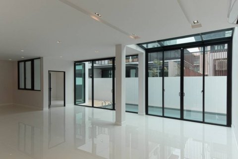 Дом в Суан Луанге, Бангкок, Таиланд с 3 спальнями  № 114039 - фото 4