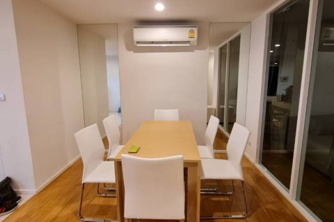 Condo in Bangkok, Thailand, 3 bedrooms  № 114040 - photo 4