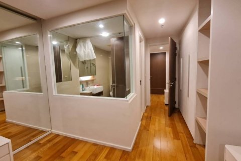 Condo in Bangkok, Thailand, 3 bedrooms  № 114040 - photo 5