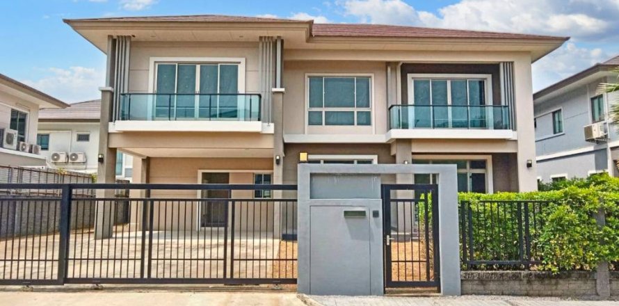 Дом в Сапхансунге, Бангкок, Таиланд с 4 спальнями  № 114041