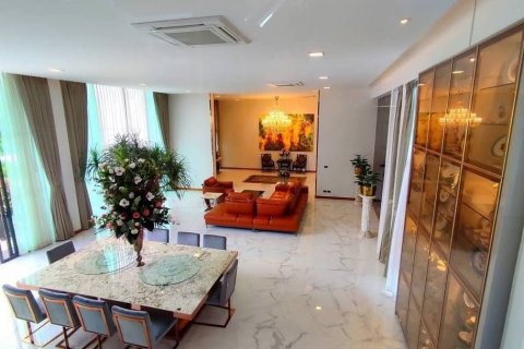Villa in Mae Rim, Thailand 4 bedrooms № 135544 - photo 9