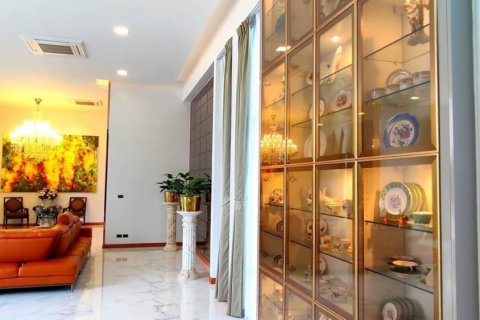 Villa in Mae Rim, Thailand 4 bedrooms № 135544 - photo 6