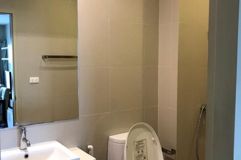 Condo in Watthana, Bangkok, Thailand, 2 bedrooms  № 135545 - photo 6