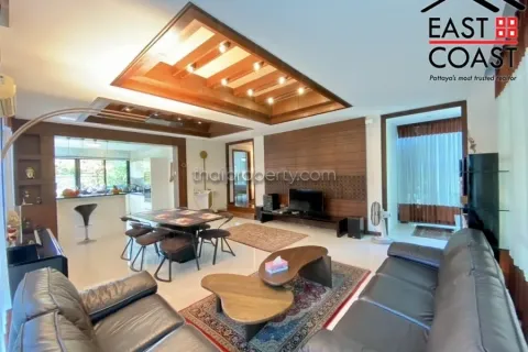 Casa de 3 dormitorios en Pattaya, Tailandia № 213526 - foto 3