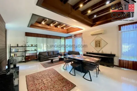 Casa de 3 dormitorios en Pattaya, Tailandia № 213526 - foto 4