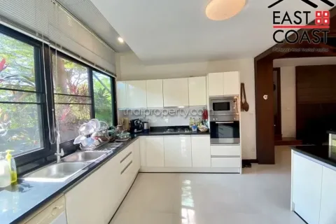 Casa de 3 dormitorios en Pattaya, Tailandia № 213526 - foto 9