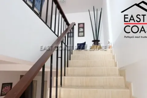 Casa de 9 dormitorios en Pattaya, Tailandia № 213522 - foto 17