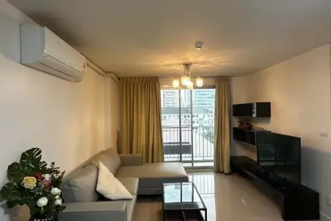 Condo in Watthana, Bangkok, Thailand, 2 bedrooms  № 161893