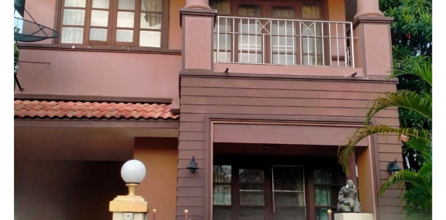 Maison à Khlong Sam Wa, Bangkok, Thaïlande 3 chambres № 138421