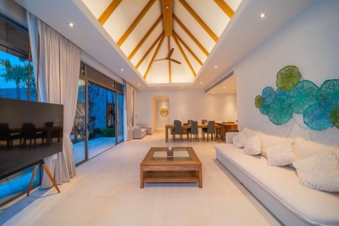 Villa in Phuket, Thailand 3 bedrooms № 152960 - photo 20