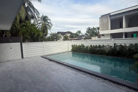 Вилла в Паттайе, Таиланд с 3 спальнями  № 152963 - фото 20