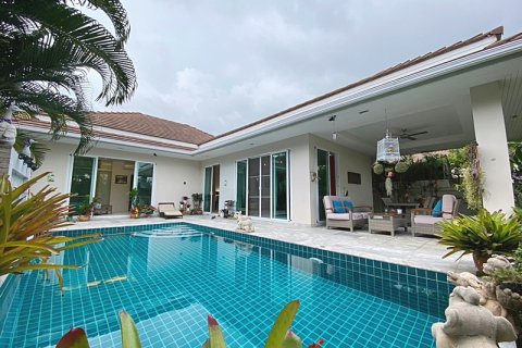 Villa in Hua Hin, Thailand 3 bedrooms № 168737 - photo 2