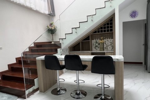 Villa in Hang Dong, Thailand 4 bedrooms № 135687 - photo 6