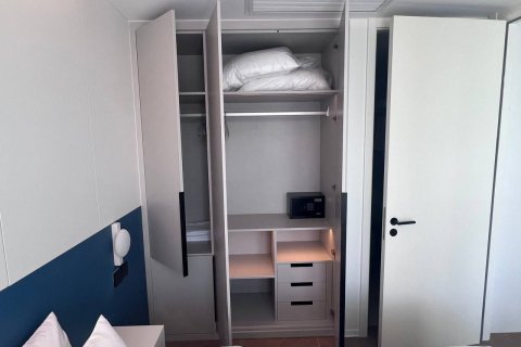 Condo in Phuket, Thailand, 2 bedrooms  № 135686 - photo 6