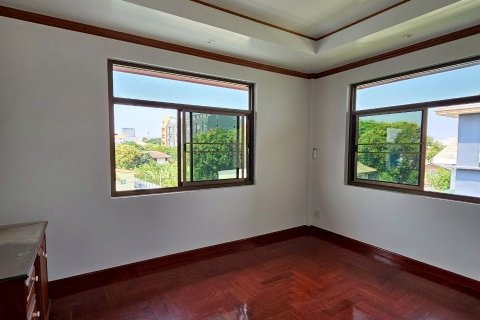 Дом в Бангкоке, Таиланд с 7 спальнями  № 141425 - фото 27