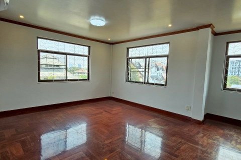 Дом в Бангкоке, Таиланд с 7 спальнями  № 141425 - фото 23