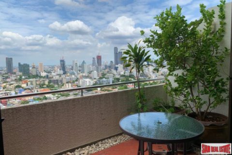 Penthouse in Bangkok, Thailand 3 bedrooms № 158750 - photo 1