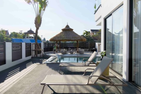 House on Jomtien Beach, Pattaya, Thailand 8 bedrooms № 158754 - photo 30
