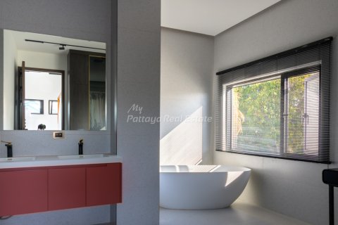 House on Jomtien Beach, Pattaya, Thailand 8 bedrooms № 158754 - photo 26